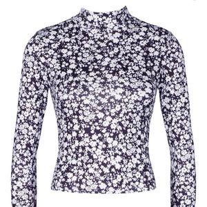 Women’s black and white floral long sleeve shirt